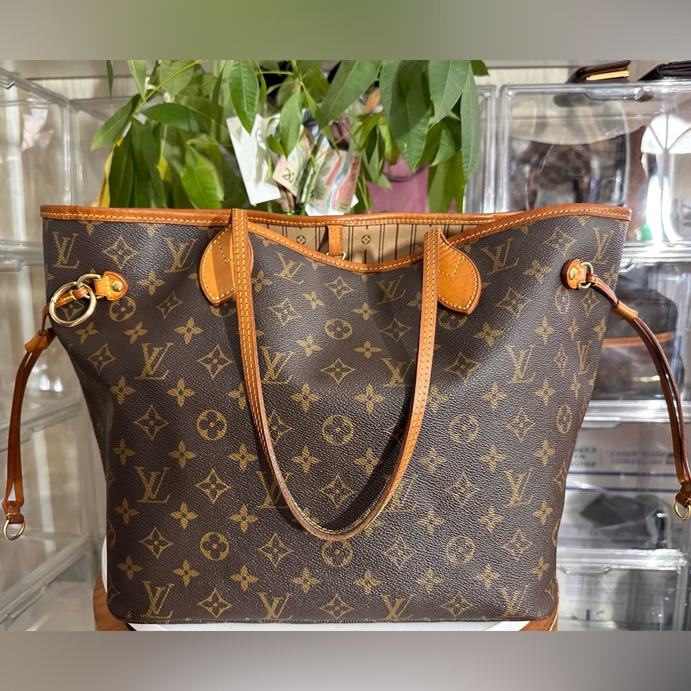 Louis Vuitton Monogram Never full MM amd Pouch with fashion pearl handle. 20% of - Picture 3 of 13